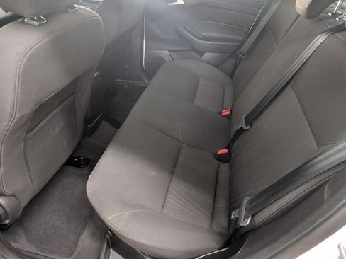 Used 2016 Ford Focus SE FWD image 13