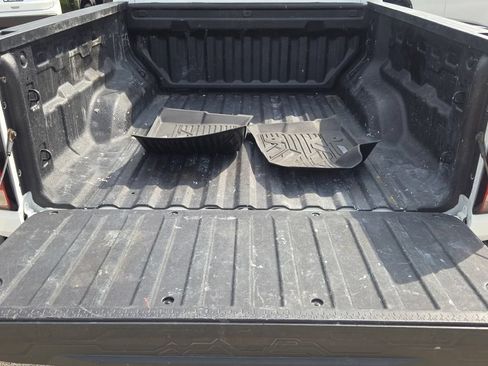 Used 2023 Chevrolet Colorado LT RWD image 14