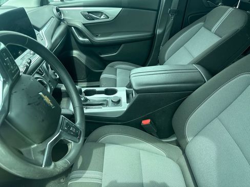 Used 2025 Chevrolet Blazer LT FWD image 9