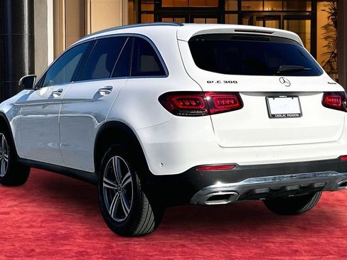 Used 2021 Mercedes-Benz GLC 300 4MATIC w/ Premium Package image 4