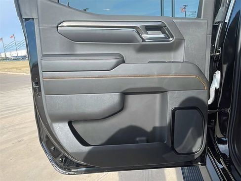 Used 2024 GMC Sierra 1500 AT4 w/ Technology Package image 11