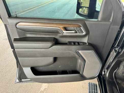 Used 2024 Chevrolet Silverado 3500 High Country image 12