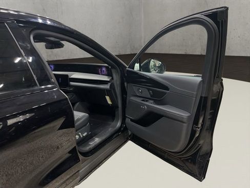 New 2025 Lincoln Nautilus Reserve w/ Jet Appearance Package image 17