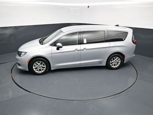 Used 2023 Chrysler Voyager LX FWD image 45
