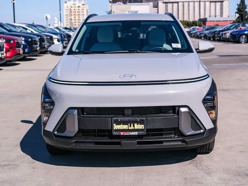 Used 2024 Hyundai Kona SEL FWD image 2