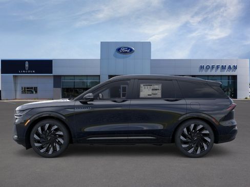 New 2026 Lincoln Nautilus Reserve w/ Jet Appearance Package AWD/4WD image 3