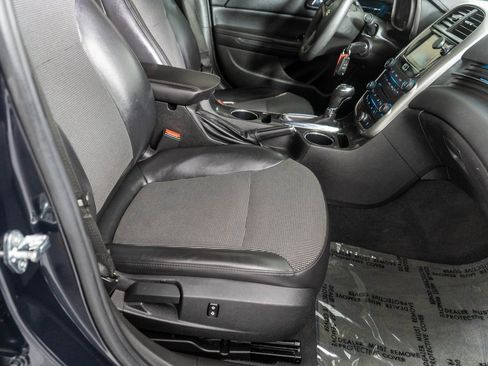 Used 2015 Chevrolet Malibu LT image 8