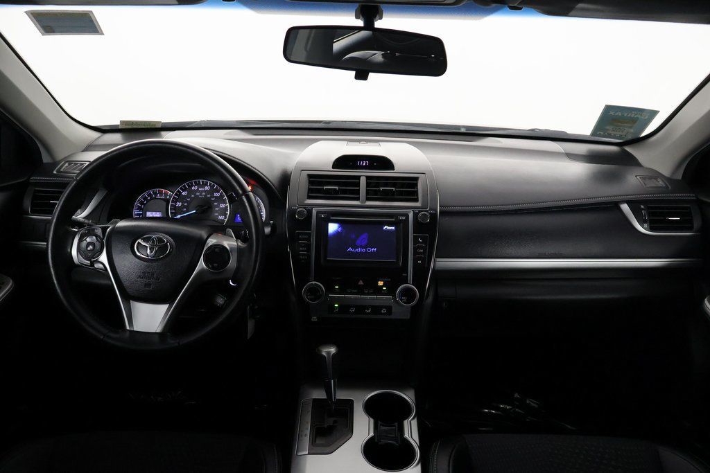 Used 2013 Toyota Camry SE FWD image 8
