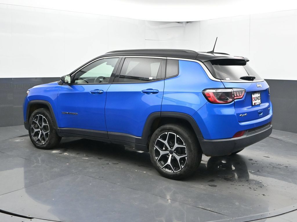 Used 2025 Jeep Compass Limited AWD/4WD image 10