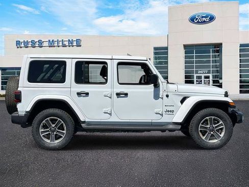 Used 2022 Jeep Wrangler Unlimited Sahara w/ LED Lighting Group AWD/4WD image 2