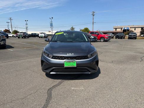 Used 2024 Kia Forte LXS FWD image 3