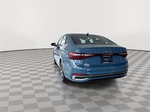 Used 2025 Volkswagen Jetta SEL image 9