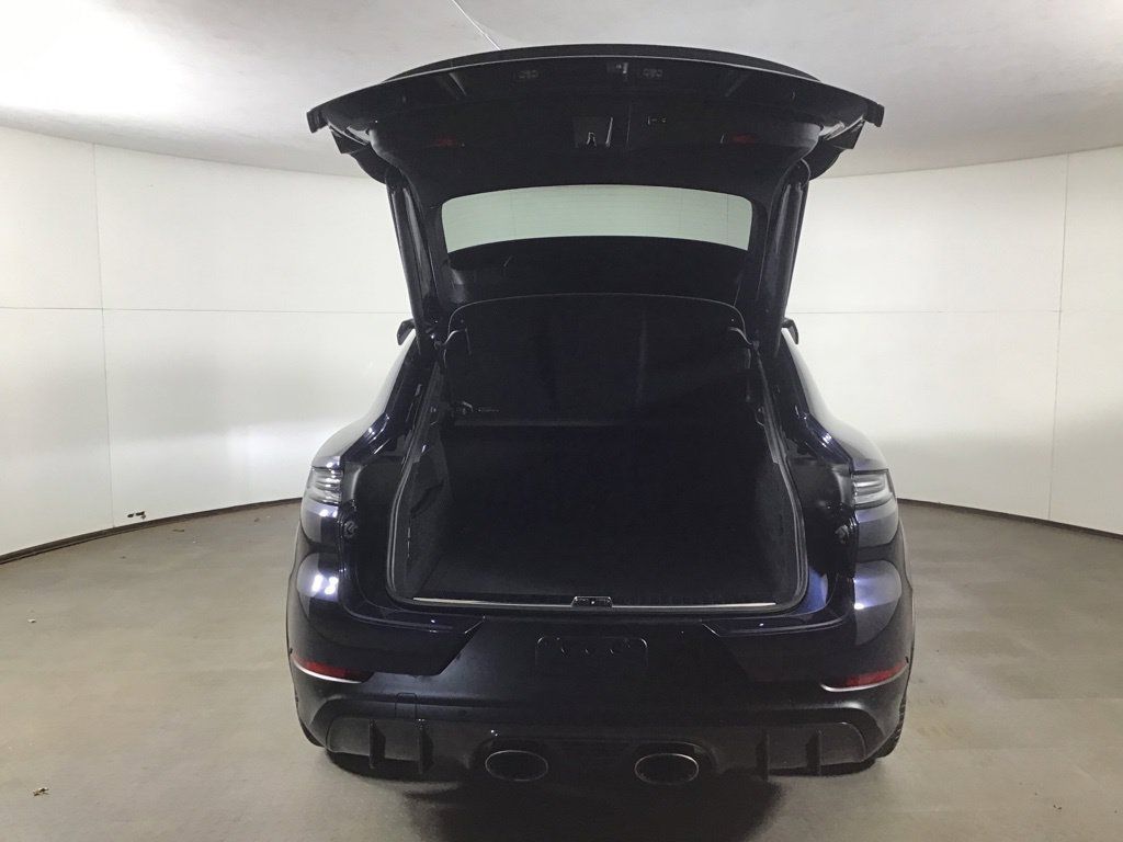 Certified 2024 Porsche Cayenne Turbo GT AWD/4WD image 18