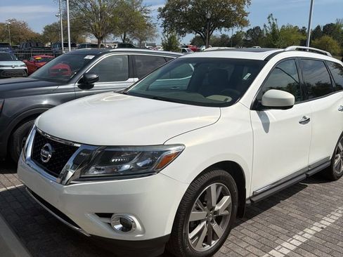 Used 2014 Nissan Pathfinder Platinum w/ Platinum Premium Package image 17