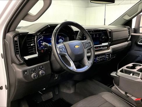 Used 2025 Chevrolet Silverado 2500 LT w/ Convenience Package image 16