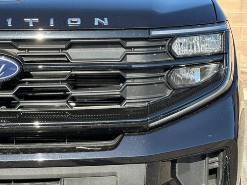 Used 2025 Ford Expedition Max Active AWD/4WD image 10