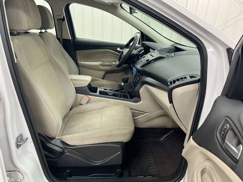 Used 2017 Ford Escape SE FWD image 21