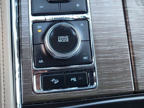 Used 2023 Ford Expedition Max Limited image 31