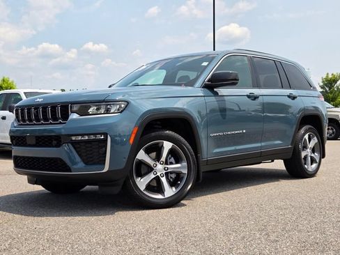 Used 2026 Jeep Grand Cherokee Limited w/ Luxury Tech Group II AWD/4WD image 24