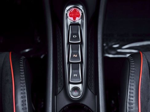 Used 2023 McLaren Artura RWD image 64