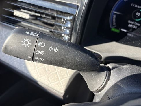 Used 2025 Toyota Camry XLE image 28