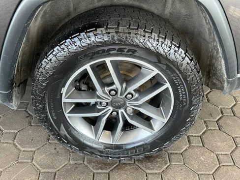 Used 2020 Jeep Grand Cherokee Limited AWD/4WD image 6