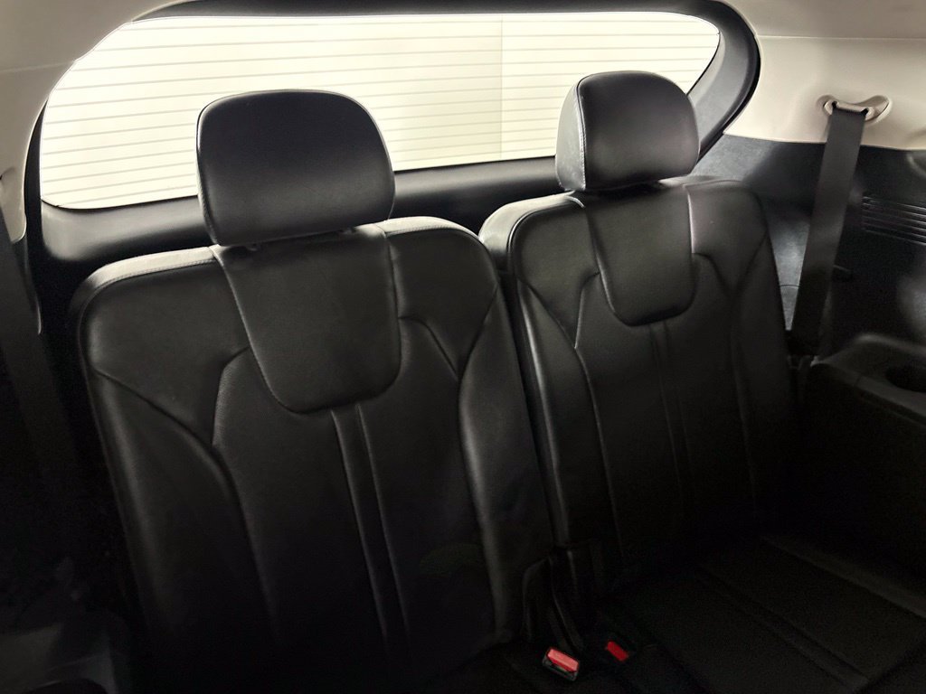 Used 2023 Kia Sorento S w/ Panoramic Sunroof Package FWD image 18