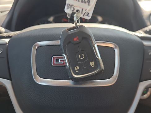 Used 2024 GMC Terrain SLE w/ Driver Convenience Package FWD image 32