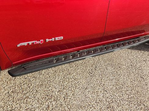 Used 2022 GMC Sierra 2500 AT4 w/ AT4 Preferred Package image 8