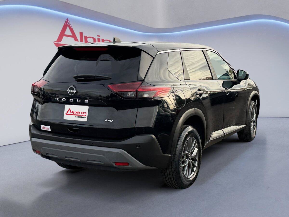 Used 2023 Nissan Rogue S AWD/4WD image 5