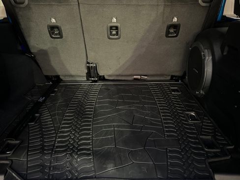 Used 2022 Jeep Wrangler Unlimited Rubicon image 15