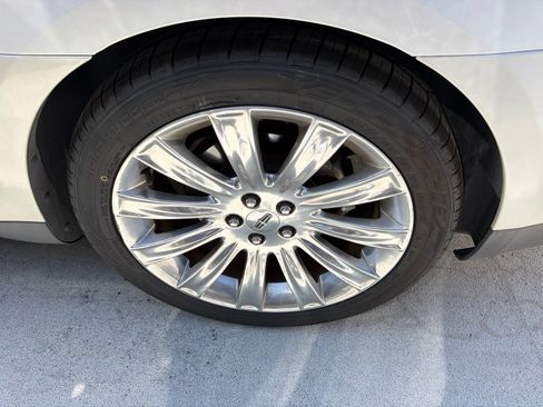 Used 2012 Lincoln MKS FWD image 4