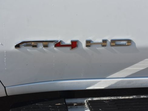 Used 2025 GMC Sierra 2500 AT4 AWD/4WD image 12
