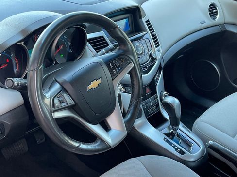 Used 2011 Chevrolet Cruze Eco image 12