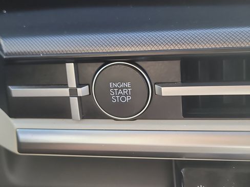 Used 2025 Hyundai Santa Fe SEL image 28