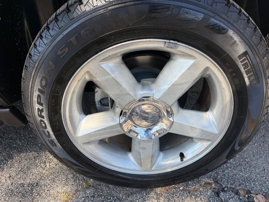 Used 2009 Chevrolet Avalanche LTZ RWD image 45