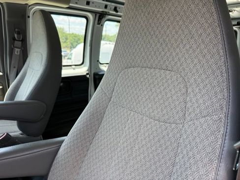 Used 2013 Chevrolet Express 2500 RWD image 10