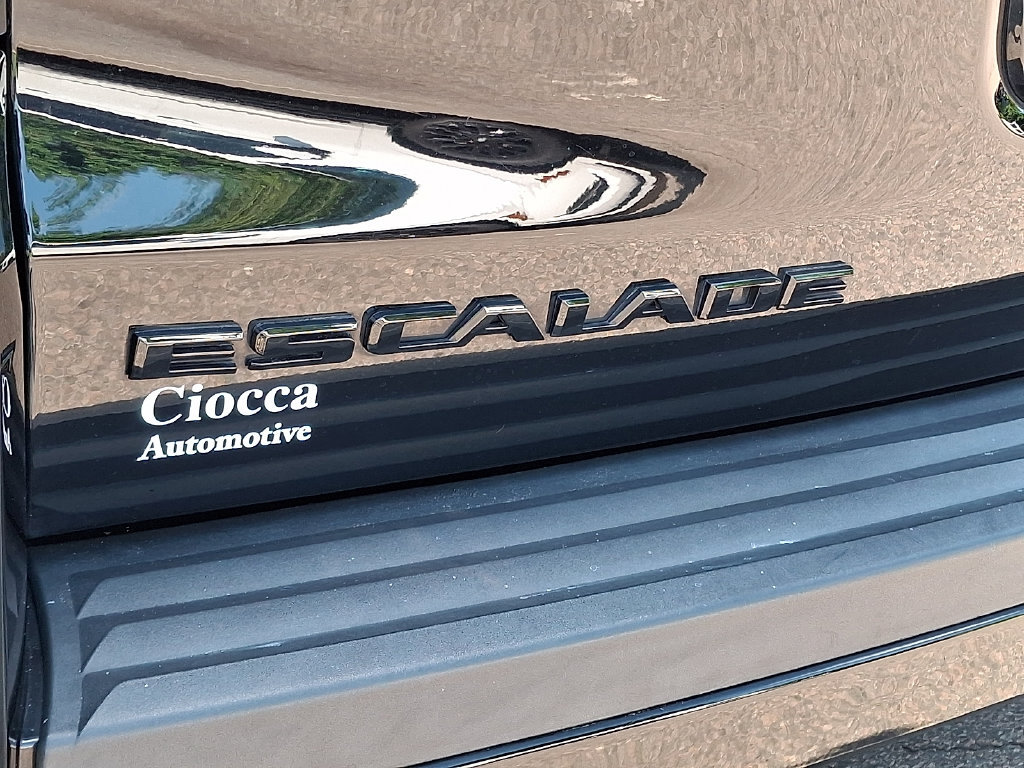 Used 2020 Cadillac Escalade Luxury AWD/4WD image 32