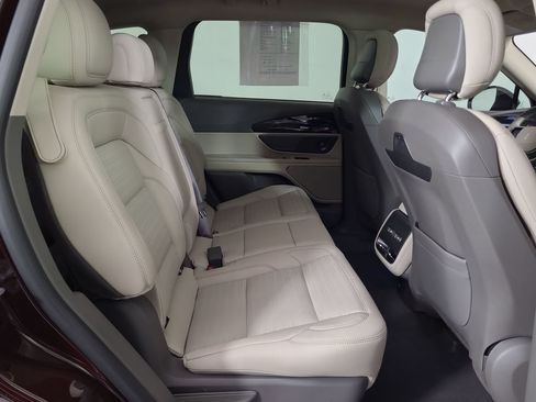 Used 2025 Lincoln Nautilus Reserve AWD/4WD image 22