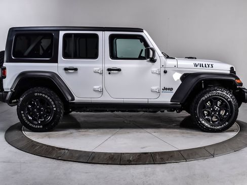 Used 2023 Jeep Wrangler Unlimited w/ Cold Weather Group AWD/4WD image 7