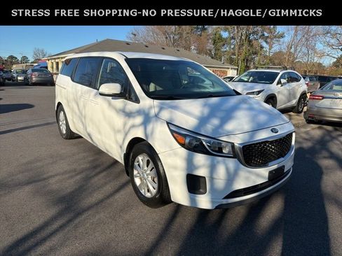 Used 2018 Kia Sedona LX image 1