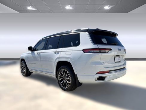 Used 2021 Jeep Grand Cherokee L Summit image 3