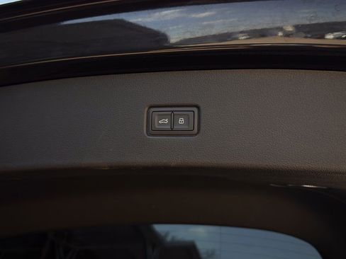 Used 2023 Audi Q5 2.0T Prestige w/ Prestige Package image 27