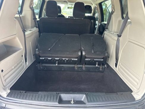Used 2014 Dodge Grand Caravan American Value Package FWD image 8