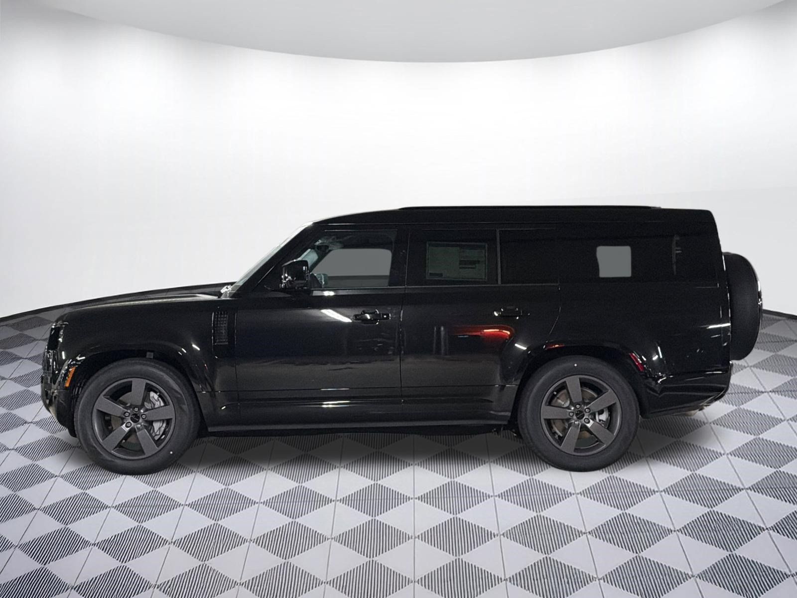 New 2026 Land Rover Defender 130 X-Dynamic SE AWD/4WD image 2