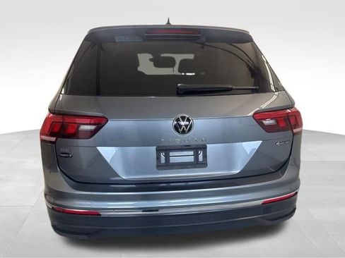 Certified 2023 Volkswagen Tiguan SE w/ Panoramic Sunroof Package image 4