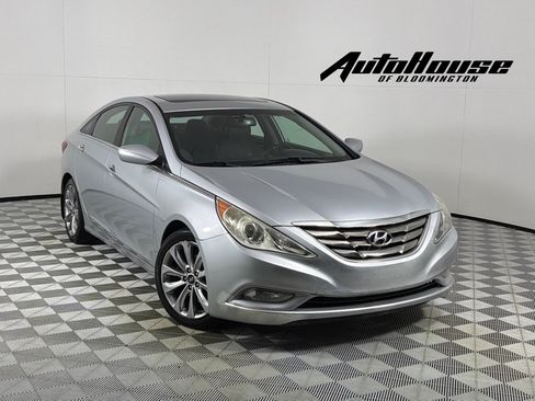Used 2013 Hyundai Sonata SE w/ Navigation & Sunroof Pkg FWD image 1