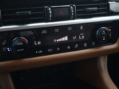 Used 2025 Nissan Pathfinder Platinum w/ Cargo Package FWD image 19