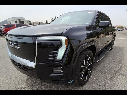 Used 2025 GMC Sierra EV Denali AWD/4WD image 3