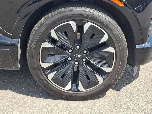 Used 2024 Chevrolet Blazer EV RS RWD image 28